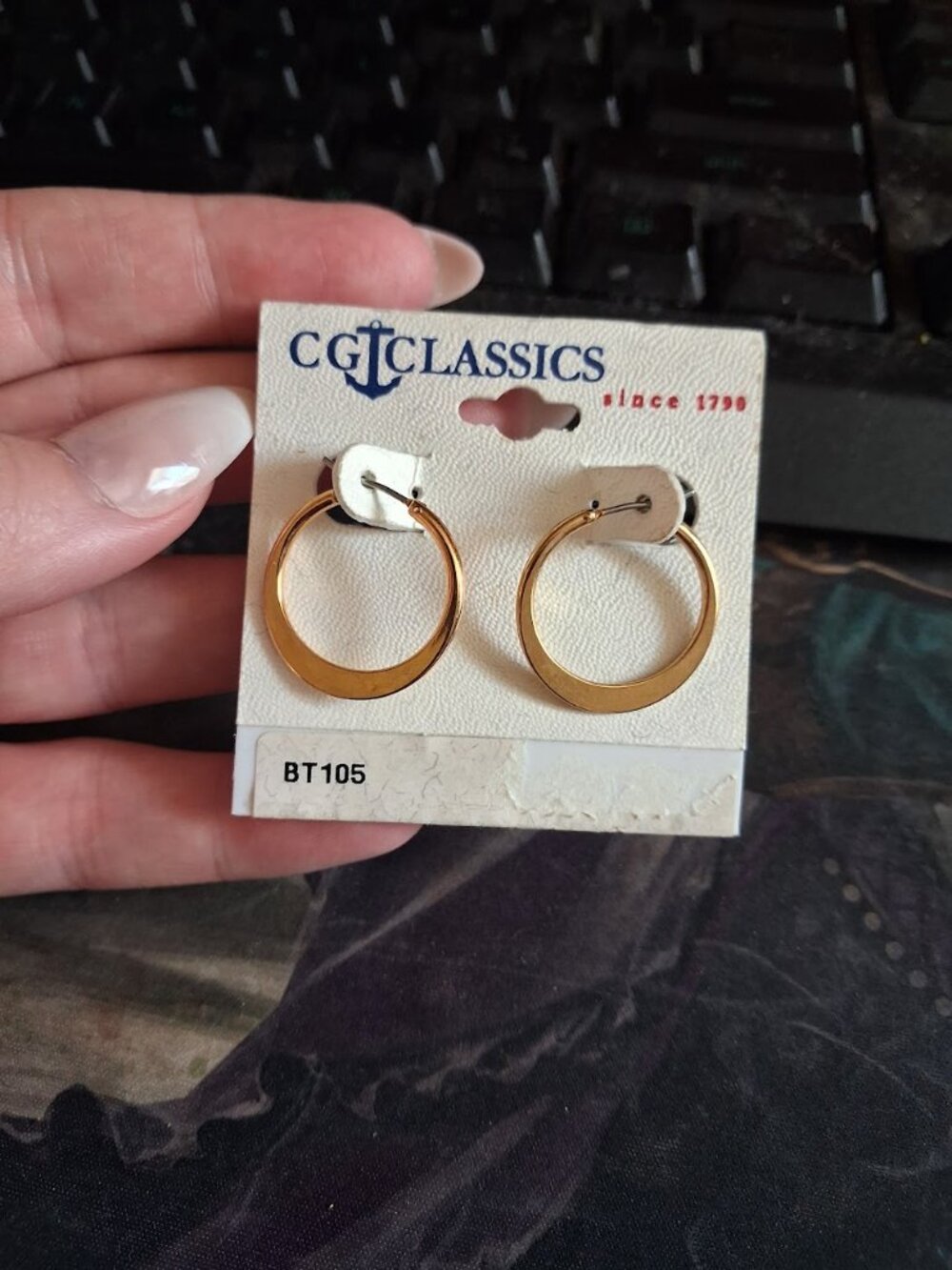CG Classic hoop earrings